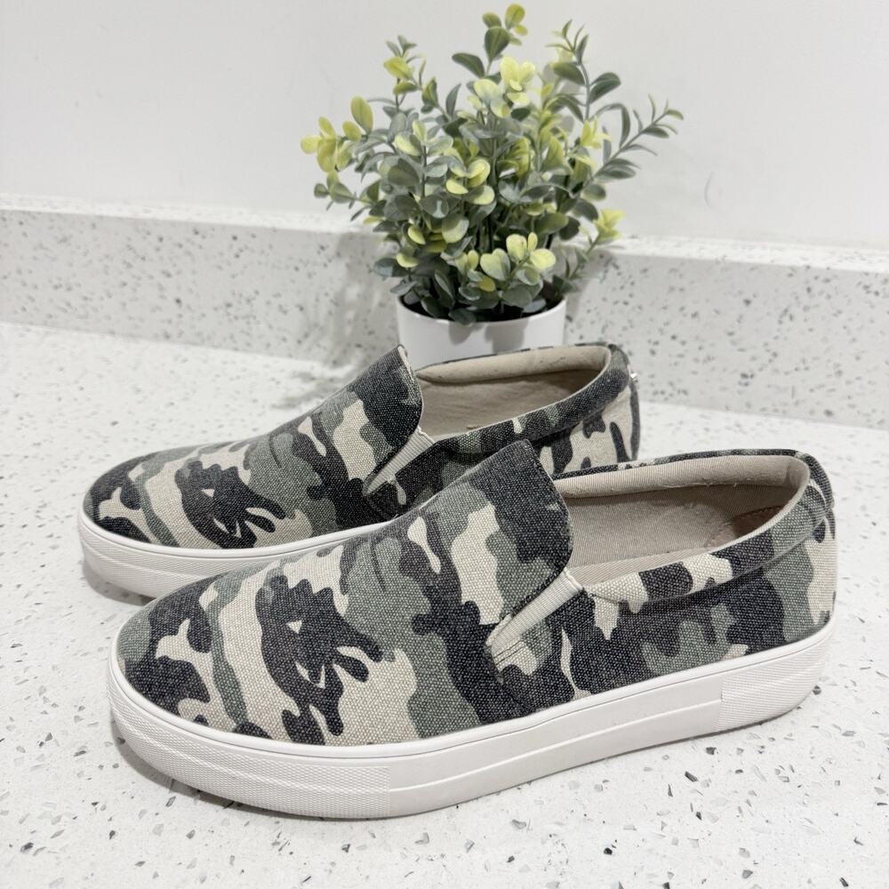 Steve Madden Camouflage Slip On Sneakers Size 9.5 ZZ